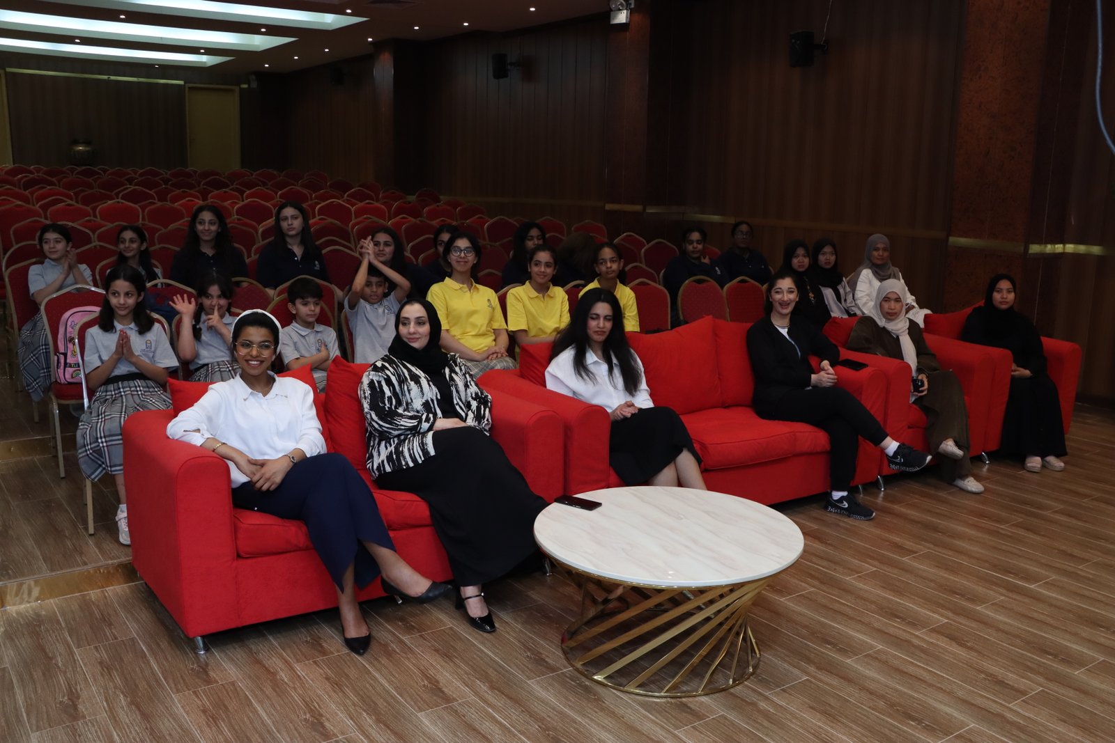 مسرح المرحلة الثانوية بمدارس الأجيال الأهلية.. مساحة للاحتفا